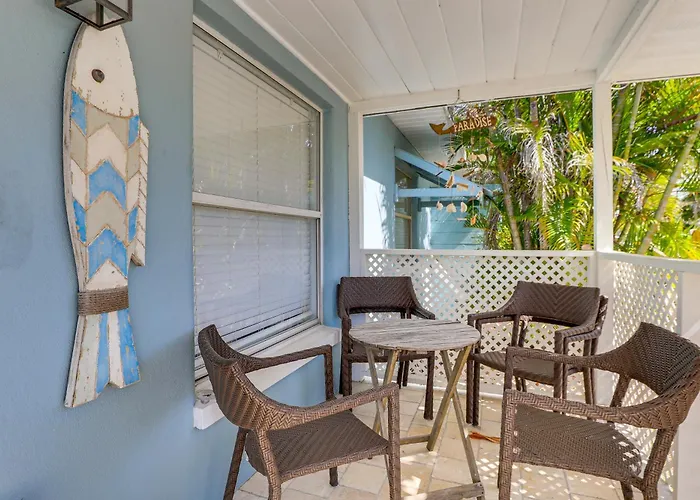 Walk To Gulf & Beaches! Indian Rocks Haven Holiday home *