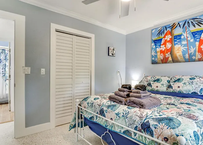 Walk To Gulf & Beaches! Indian Rocks Haven Holiday home