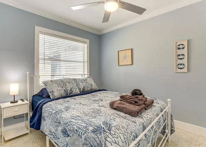 Holiday home Walk To Gulf & Beaches! Indian Rocks Haven