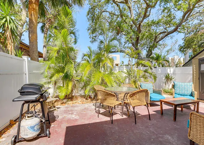Walk To Gulf & Beaches! Indian Rocks Haven Clearwater Beach