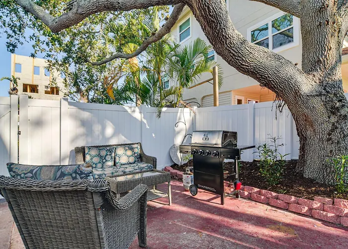 Holiday home Walk To Gulf & Beaches! Indian Rocks Haven Clearwater Beach