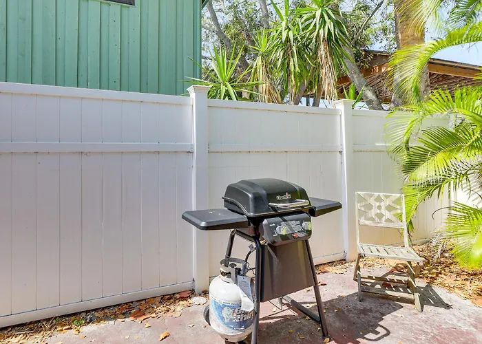 Holiday home Walk To Gulf & Beaches! Indian Rocks Haven *